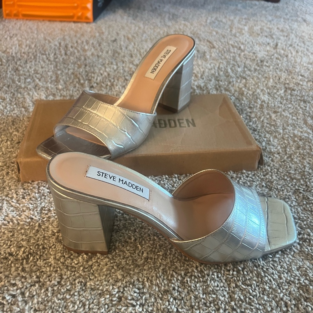 Steve Madden Silver Heels